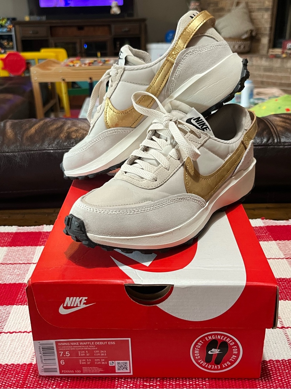 Nike Women’s Waffle Debut